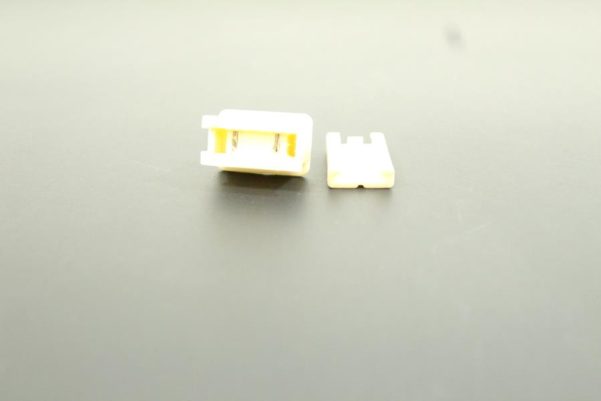 Ivory Slide On Type Polarized Lamp Plugs