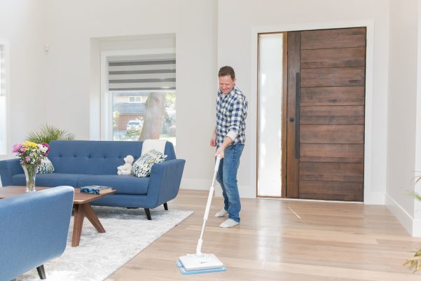 Nellie's WOW Mop - Self Oscillating and Spraying Floor Cleaner