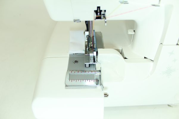 Husqvarna Viking H Class 250S Serger machine