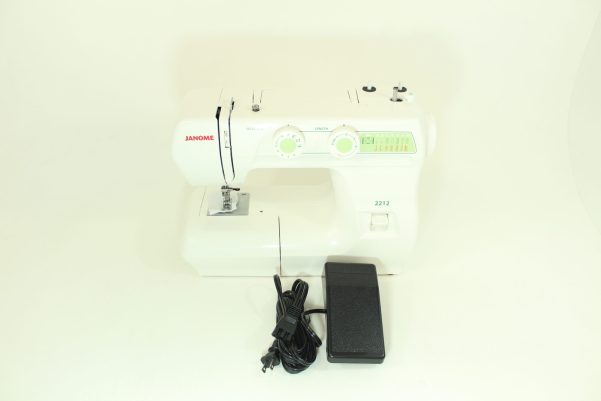 Janome 2212 Mechanical Sewing Machine