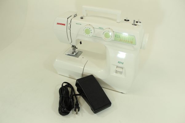 Janome 2212 Mechanical Sewing Machine