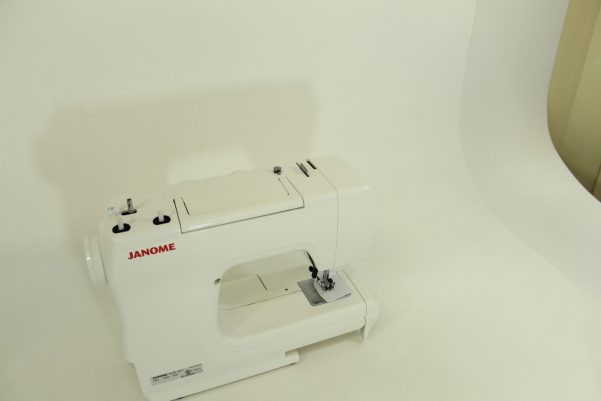 Janome 2212 Mechanical Sewing Machine