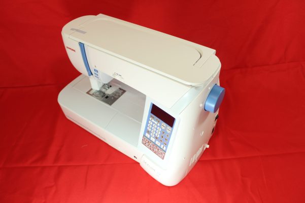 Janome Skyline S-5 Sewing Machine