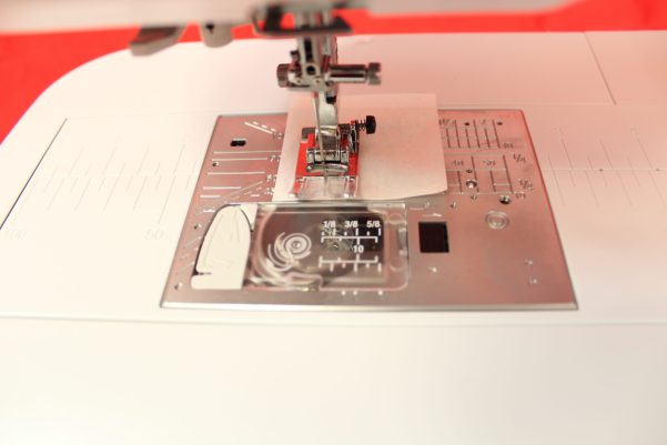 Janome Skyline S-5 Sewing Machine