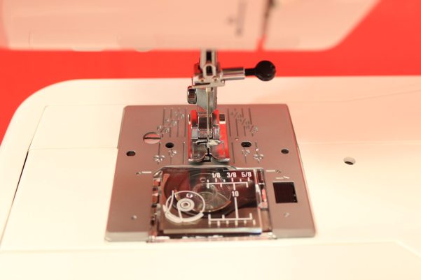 Elna eXplore 340 Mechanical Sewing Machine