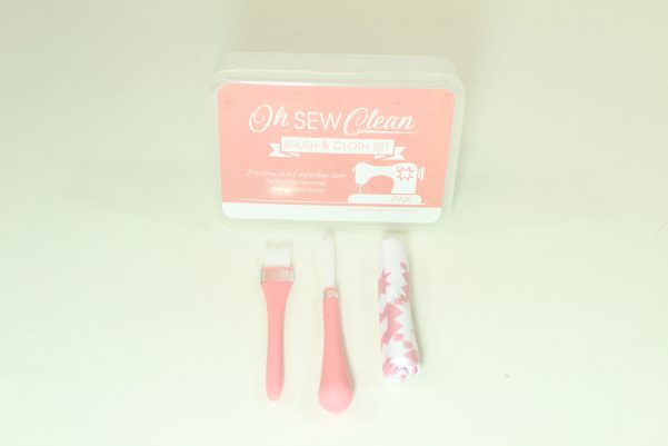 Oh Sew Clean Brush and Cloth Set - Pink